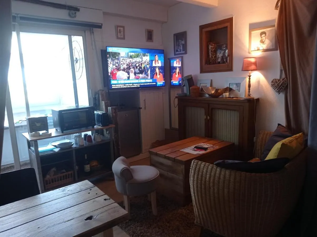 Appartement Dans Gite Vue Mer Et Campagne Sibiril